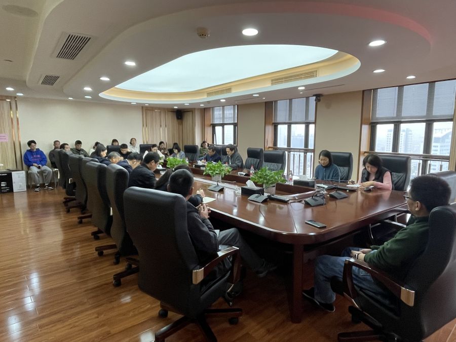 公司黨委委員、副總裁趙茂文赴貨運(yùn)公司宣講.jpg